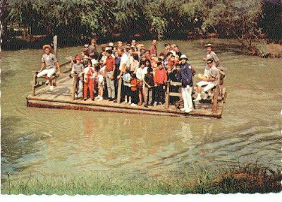 raft1.jpg (40826 bytes)